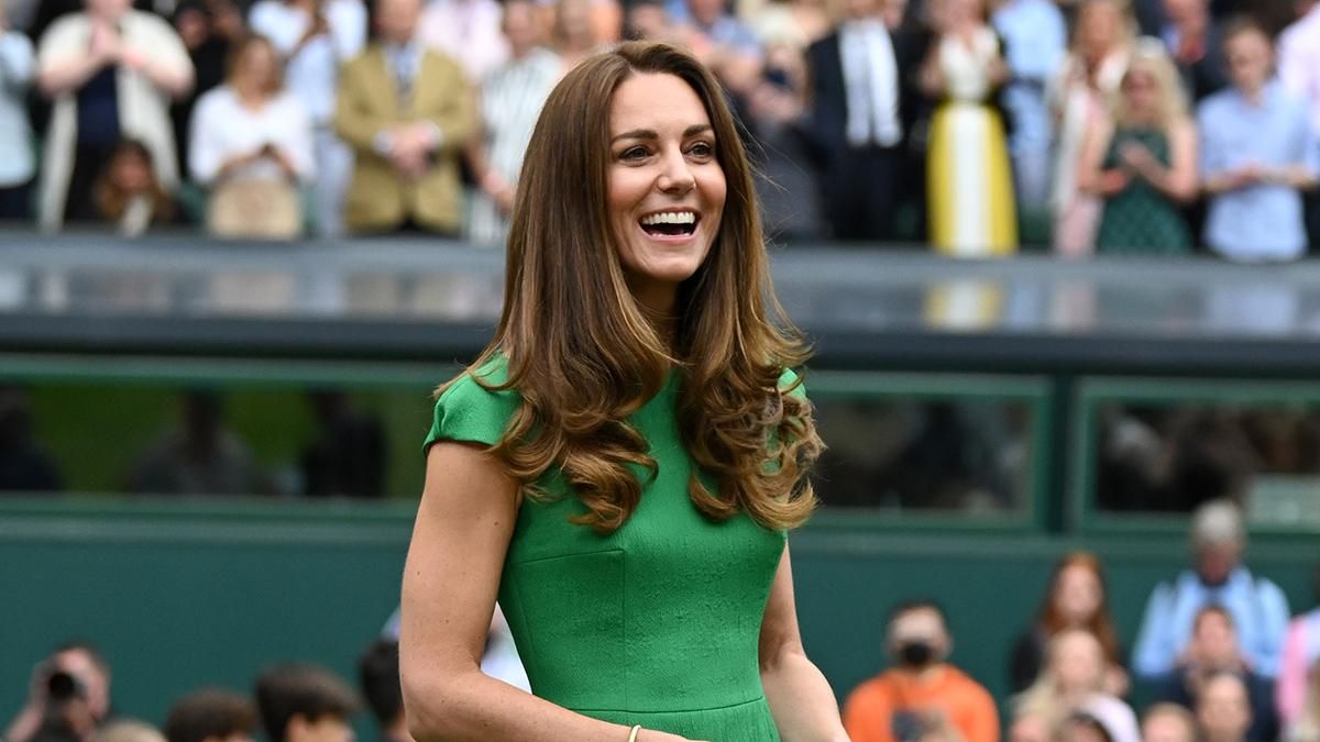 Кейт Миддлтон после самоизоляции появилась на публике: фото образа Кейт Миддлтон после самоизоляции появилась на публике: фото образа