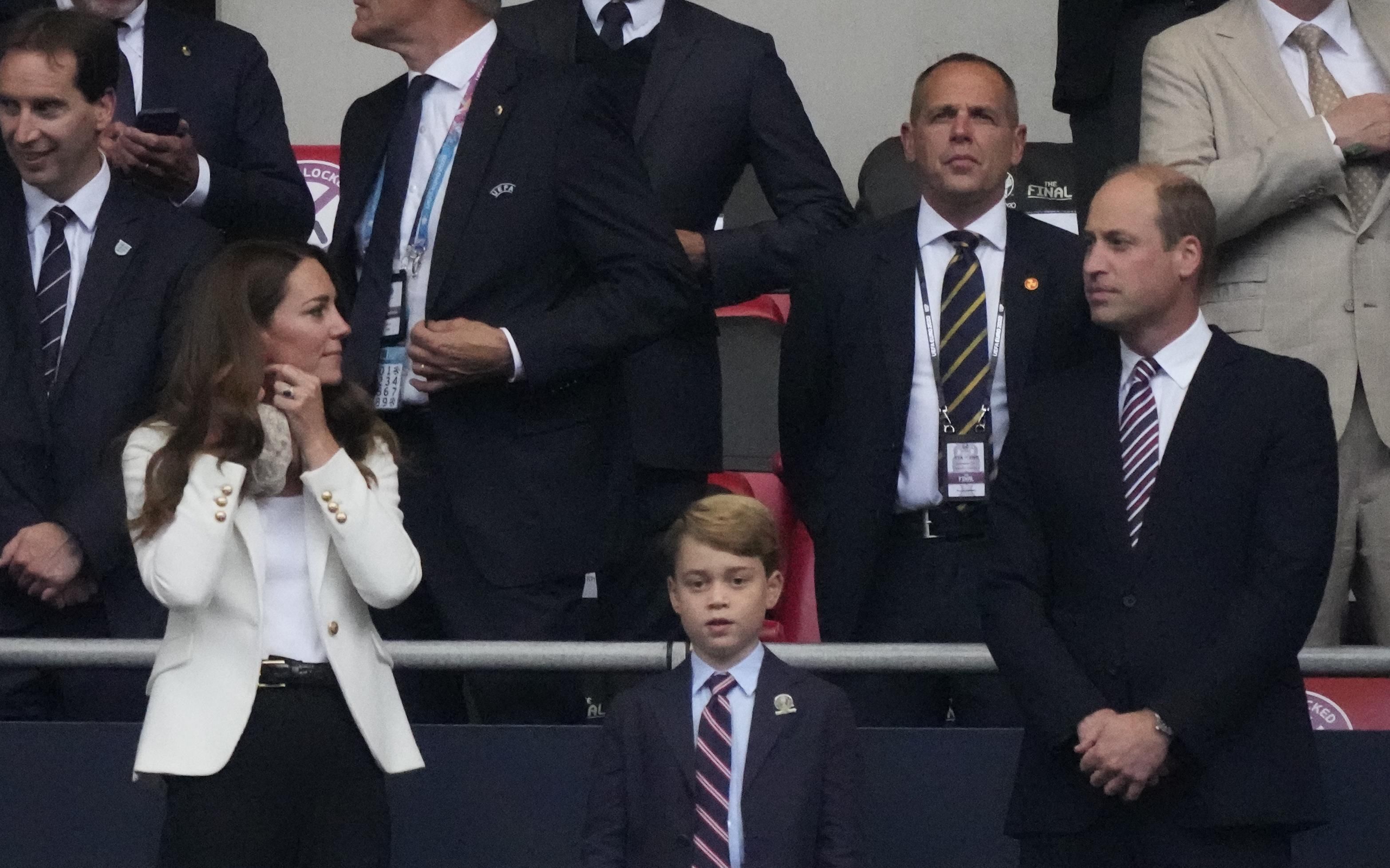 Принц Уильям и Кейт Миддлтон посетили финал Евро-2020 с Джорджем