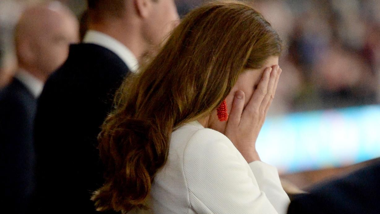 Як британські зірки відреагували на нищівну поразку Англії Як британські зірки відреагували на нищівну поразку Англії