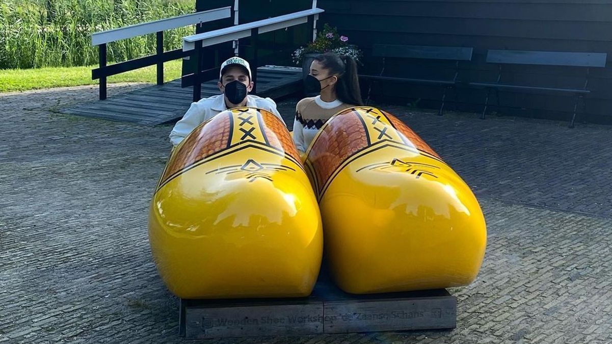 Аріана Гранде проводить медовий місяць в Амстердамі: фото, відео