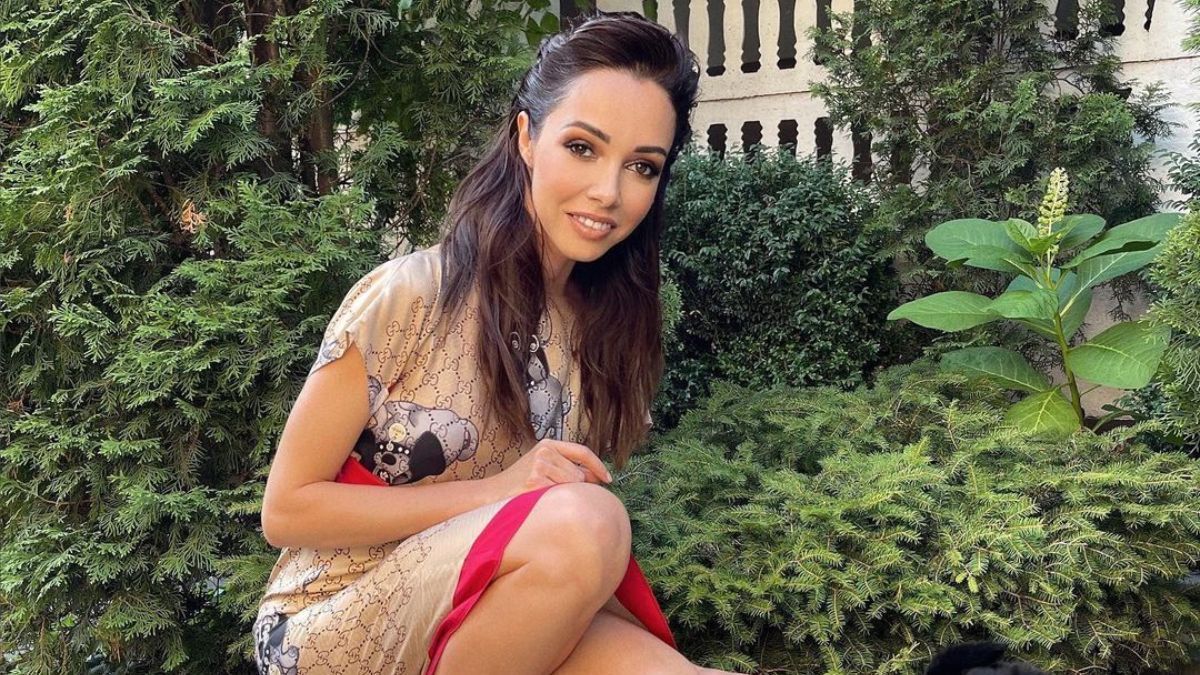 Екатерина Кухар в платье с неординарным принтом: фото Екатерина Кухар в платье с неординарным принтом: фото