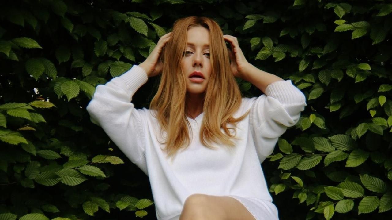 Тіна Кароль вперше показала уривок з кліпу Микроволновка Тіна Кароль вперше показала уривок з кліпу Микроволновка