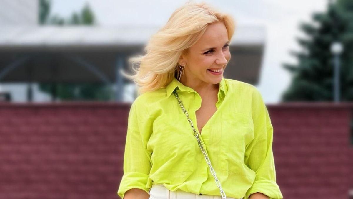 Лілія Ребрик зачарувала повсякденним образом в елегантній блузці: фото Лілія Ребрик зачарувала повсякденним образом в елегантній блузці: фото