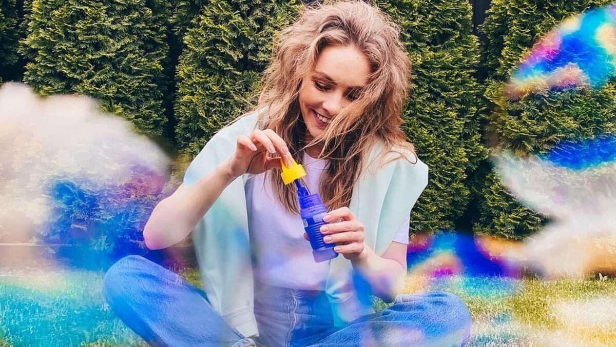 Алена Шоптенко поразила трендовым образом в топе и джинсах фото Алена Шоптенко поразила трендовым образом в топе и джинсах фото