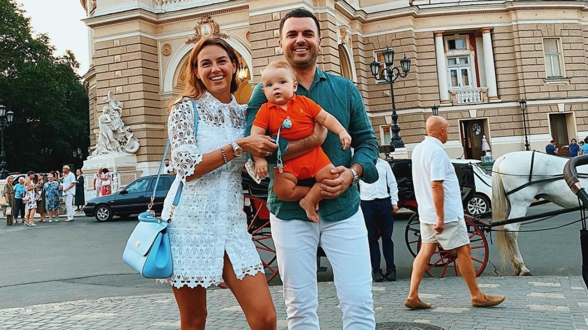 Григорій Решетник з дружиною та сином відпочиває в Одесі: фото