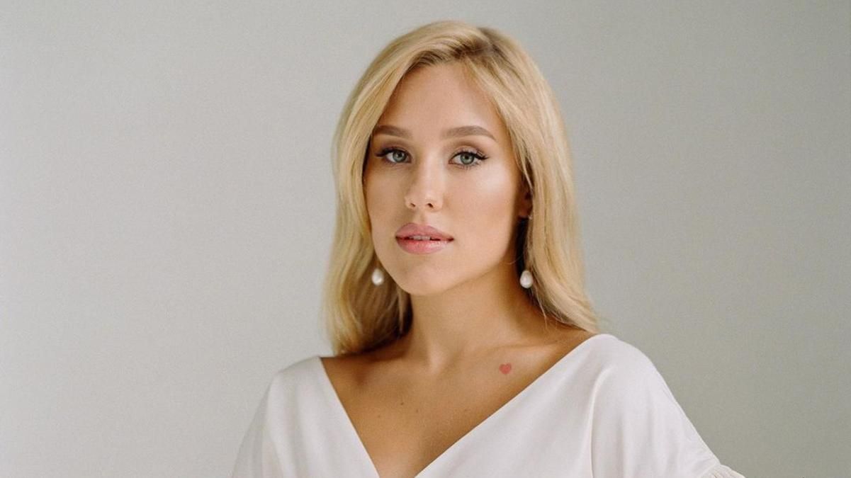 Дашу Квіткову виписали з пологового будинку: фото Дашу Квіткову виписали з пологового будинку: фото