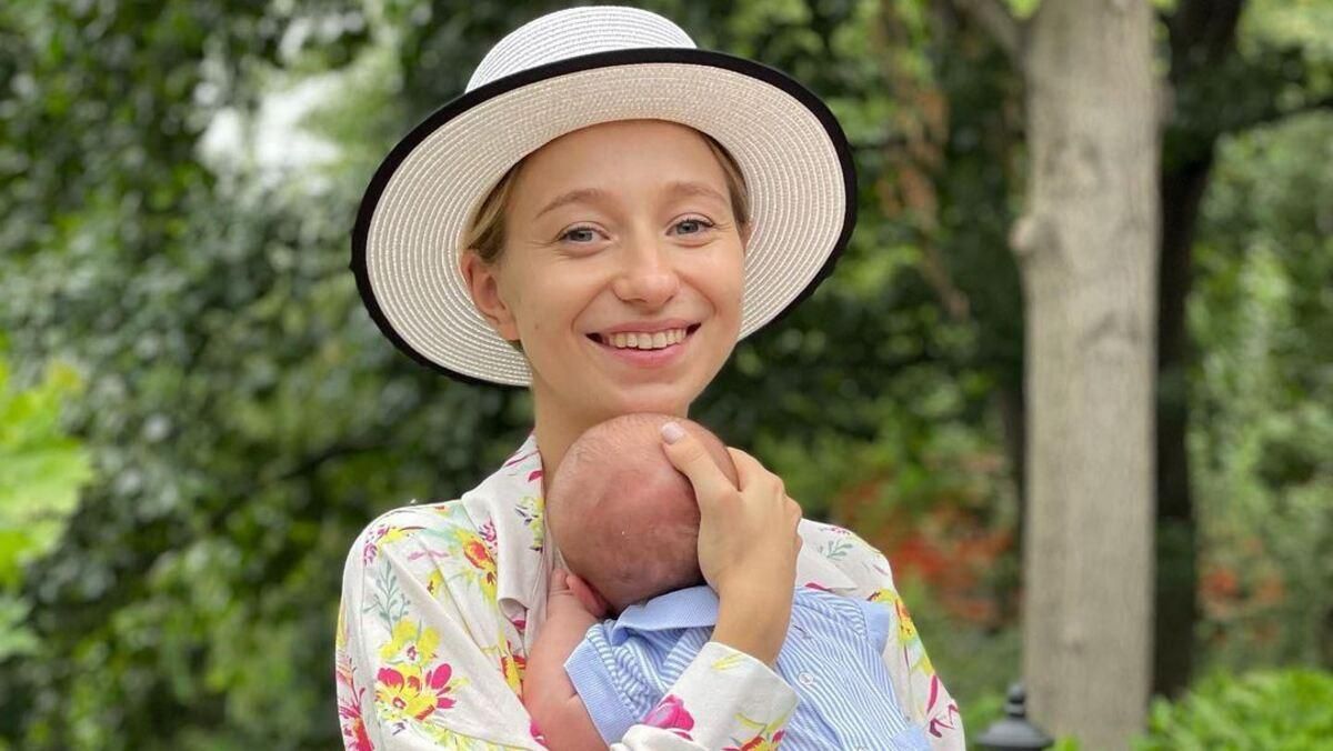 Жена Виктора Павлика захватила новым фото с маленьким сыном Жена Виктора Павлика захватила новым фото с маленьким сыном