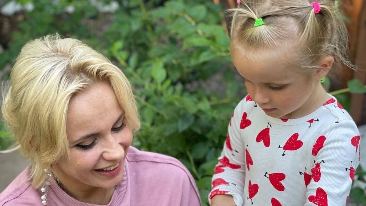 Лілія Ребрик показала фото з власного городу: домашні образи ведучої Лілія Ребрик показала фото з власного городу: домашні образи ведучої