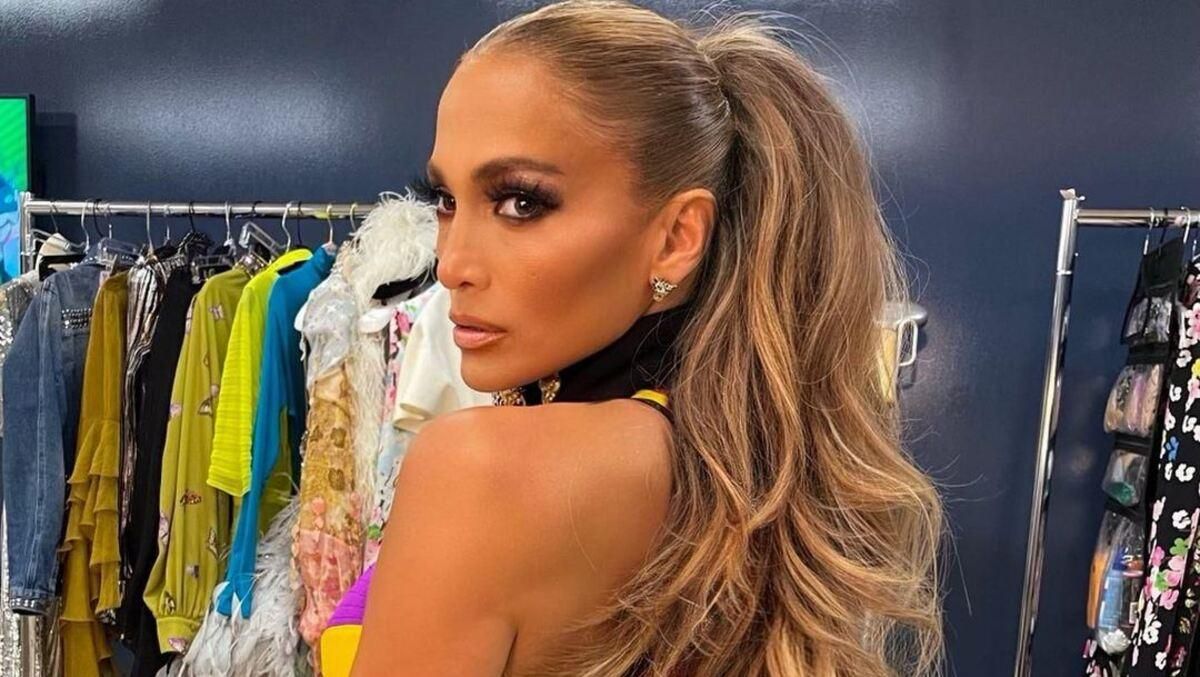 Дженнифер Лопес отказалась комментировать отношения с Беном Аффлеком Дженнифер Лопес отказалась комментировать отношения с Беном Аффлеком