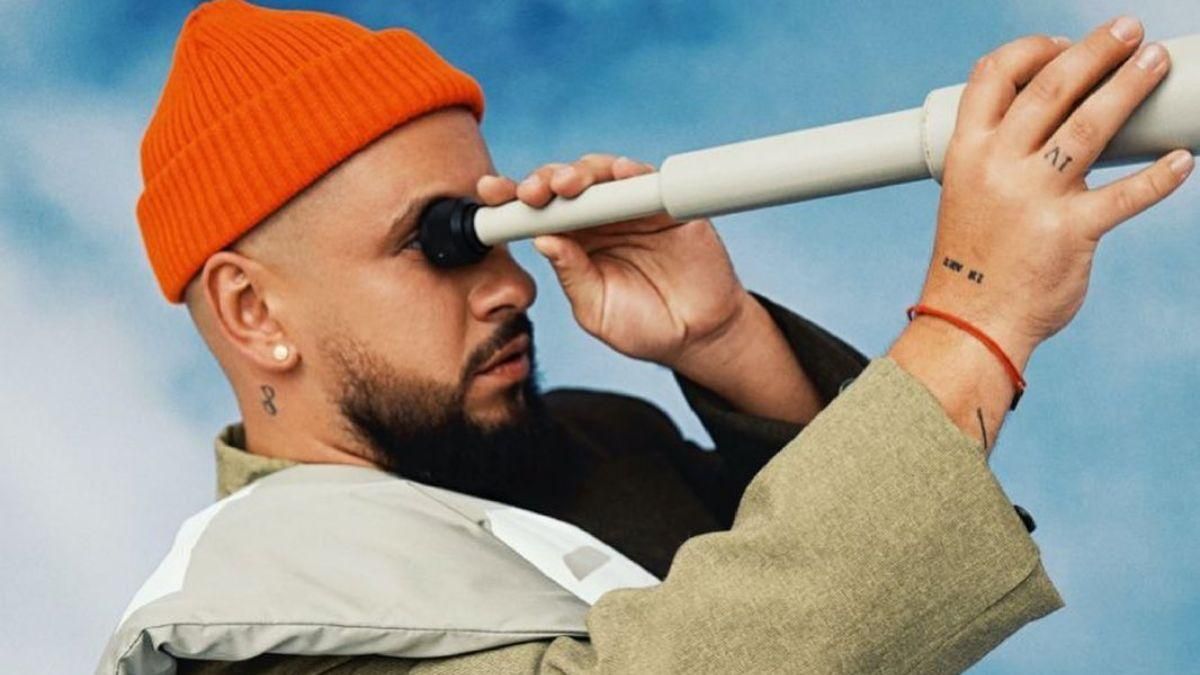 Монатік презентував кліп, який зняв у Греції: відео Монатік презентував кліп, який зняв у Греції: відео