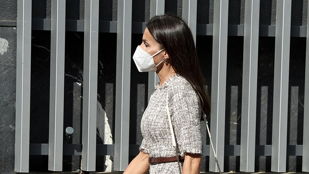 Летиція вийшла у світ у твідовій сукні: фото літнього образу Летиція вийшла у світ у твідовій сукні: фото літнього образу