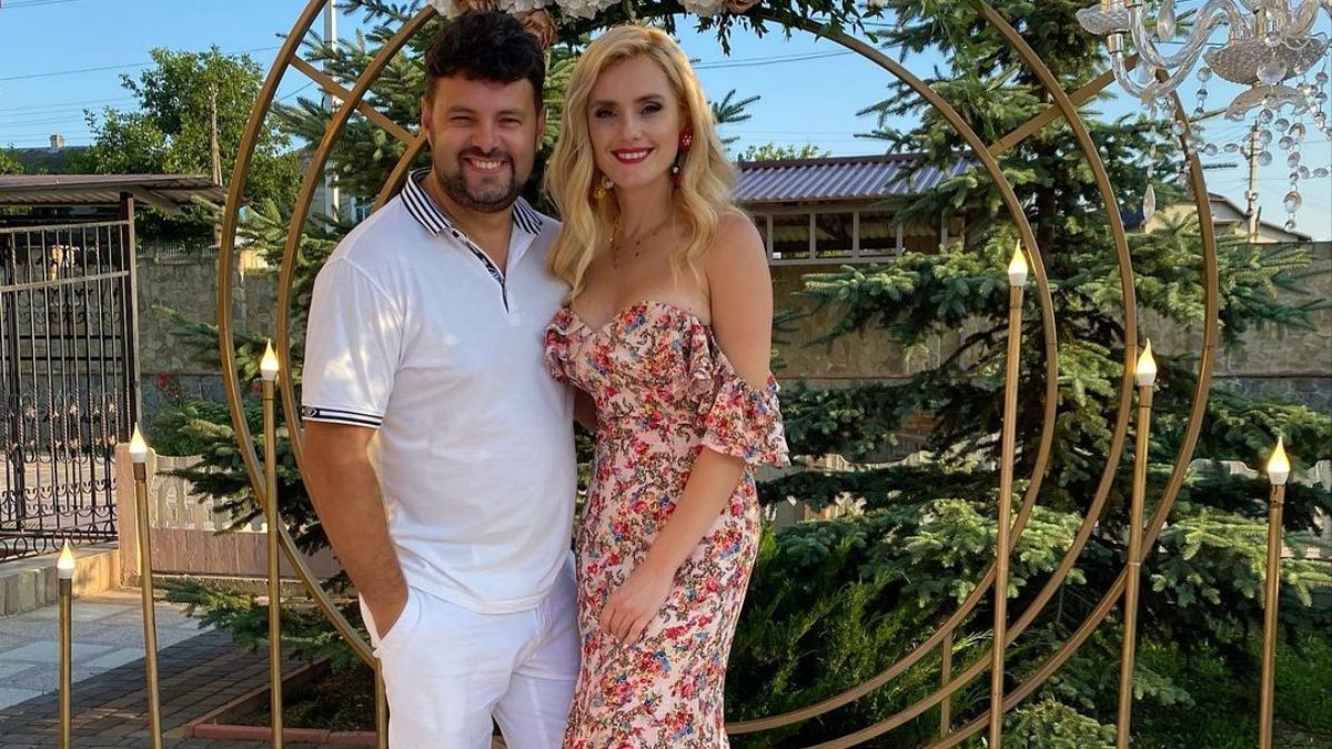 Ирина Федишин повторила образ на свадьбе: фото в цветочном платье Ирина Федишин повторила образ на свадьбе: фото в цветочном платье