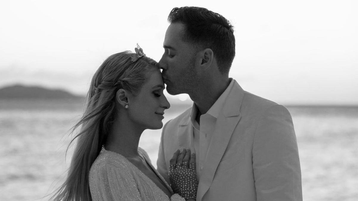 Пэрис Хилтон беременна первенцем Пэрис Хилтон беременна первенцем