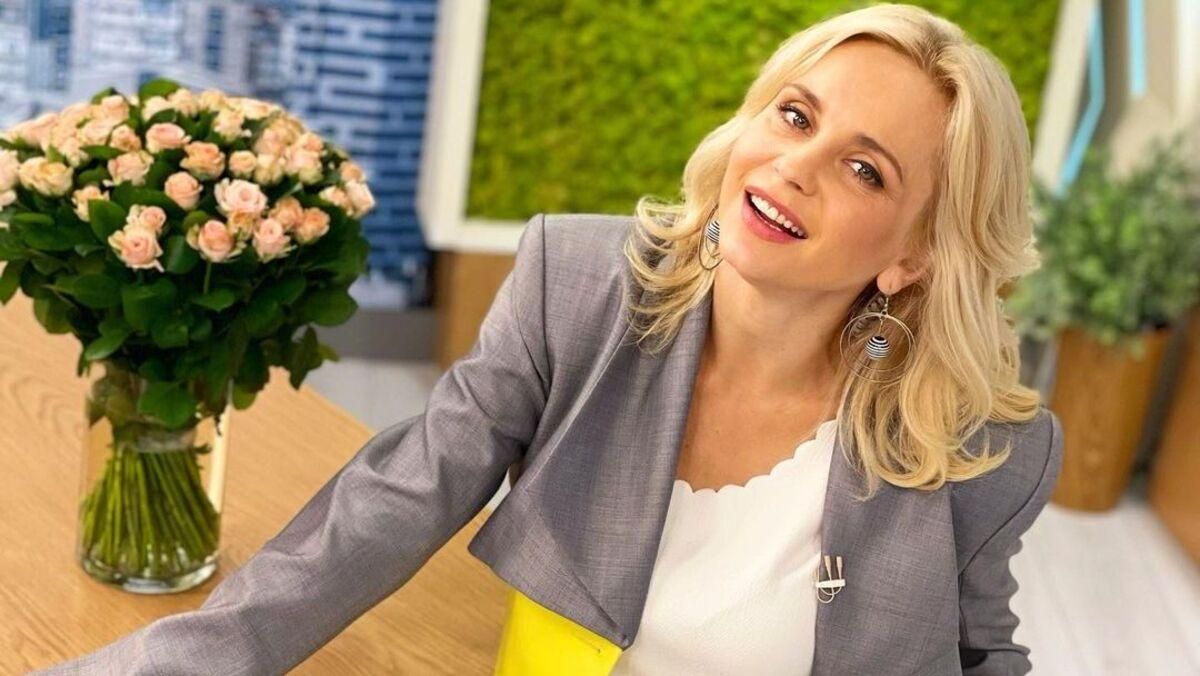 Яскраві кольори та поєднання: образи Лілії Ребрик у штанних костюмах Яскраві кольори та поєднання: образи Лілії Ребрик у штанних костюмах