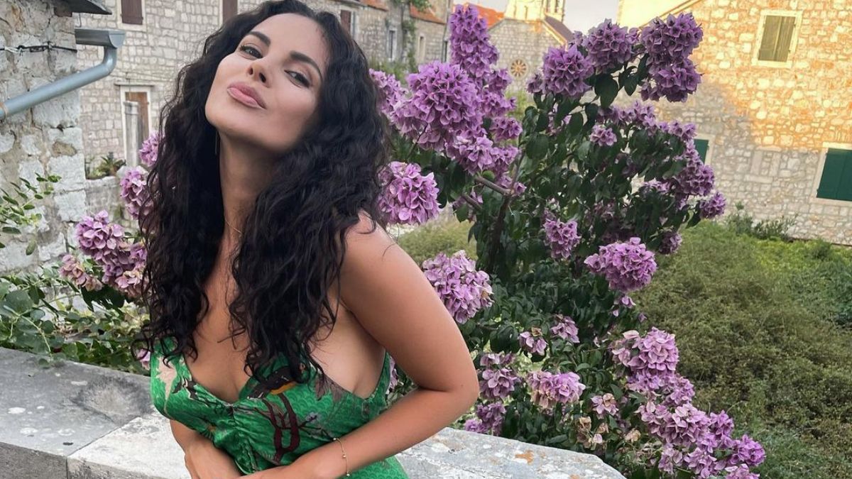 Настя Каменских на отдыхе отправилась на прогулку: фото Настя Каменских на отдыхе отправилась на прогулку: фото