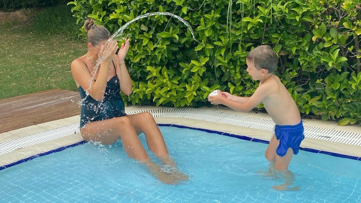 Катя Осадча показала розваги з сином у басейні: фото з Туреччини