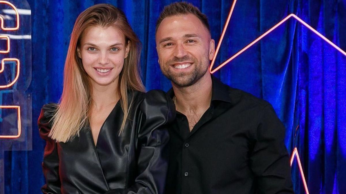 Максим Михайлюк с Холостяка совершил публичный выход с женой: фото Максим Михайлюк с Холостяка совершил публичный выход с женой: фото