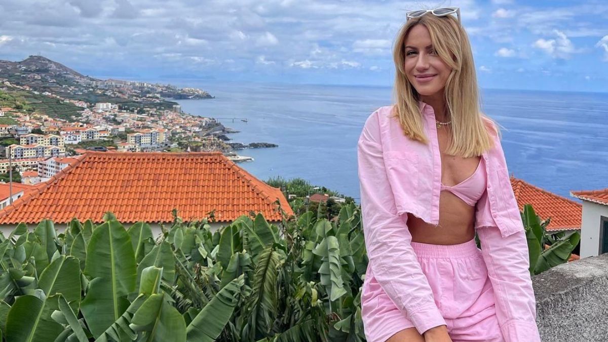 Леся Никитюк показала новые фото с отдыха в Португалии Леся Никитюк показала новые фото с отдыха в Португалии