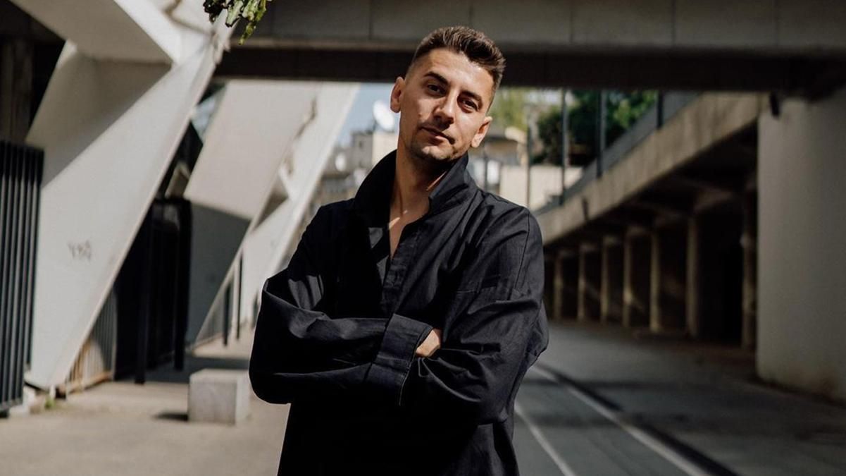 Кем Александр Эллерт с Холостячки работал в популярности Кем Александр Эллерт с Холостячки работал в популярности