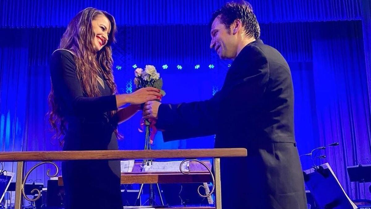 Ексдружина Дзідзьо виступила під супровід оркестру: фото у сукні Ексдружина Дзідзьо виступила під супровід оркестру: фото у сукні