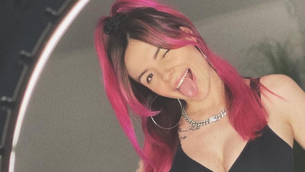 MamaRika показала фигуру через неделю после родов: фото в белье MamaRika показала фигуру через неделю после родов: фото в белье