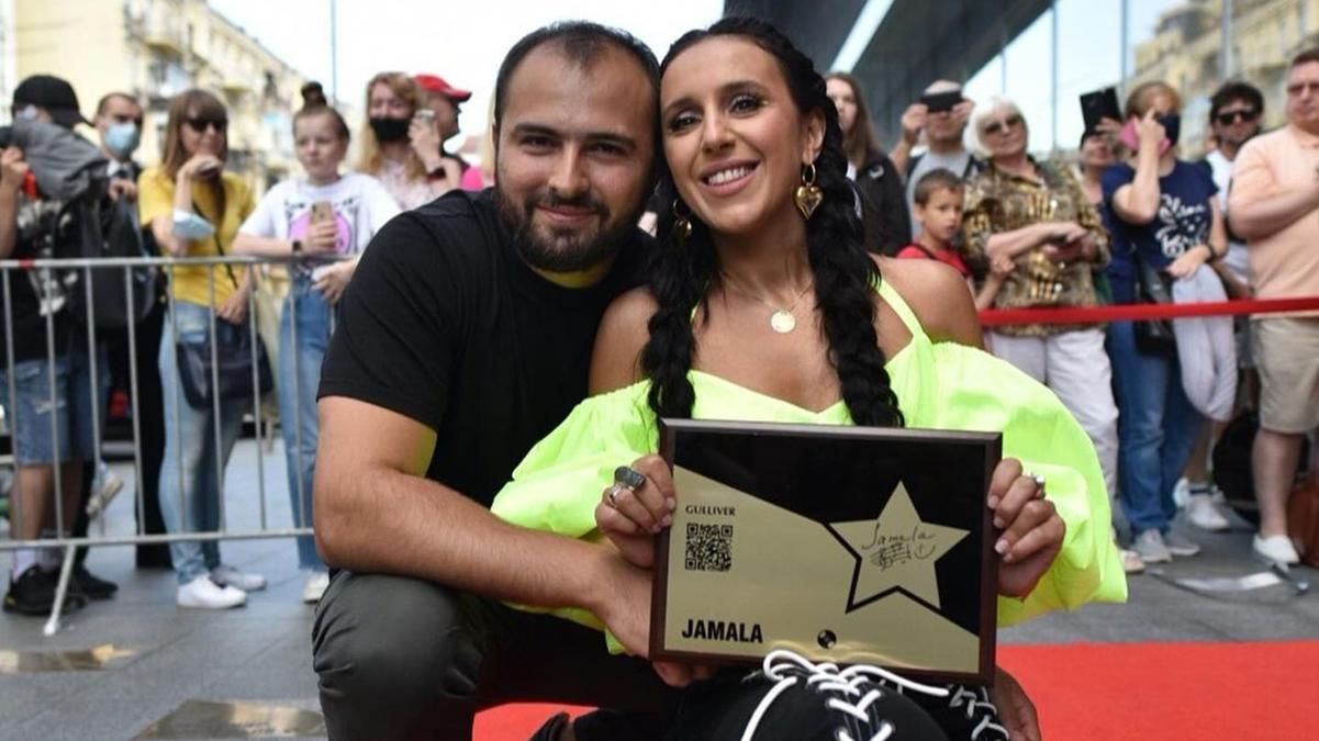 Джамала вышла в свет с мужем и двумя сыновьями: фото Джамала вышла в свет с мужем и двумя сыновьями: фото