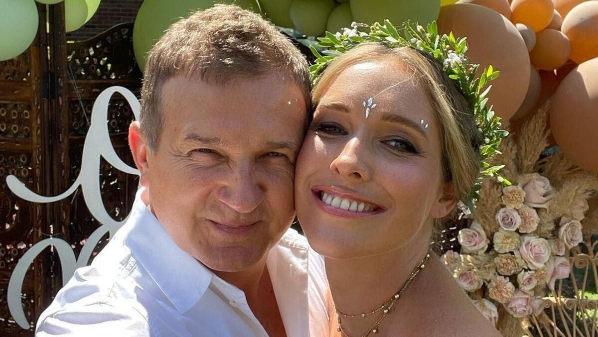 Перед рождением ребенка: Горбунов устроил вечеринку для Кати Осадчей Перед рождением ребенка: Горбунов устроил вечеринку для Кати Осадчей