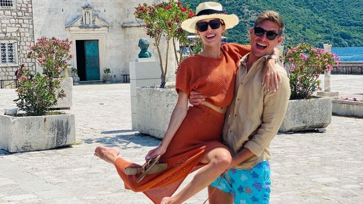 Владимир Остапчук с женой отдыхает в Греции фото Владимир Остапчук с женой отдыхает в Греции фото