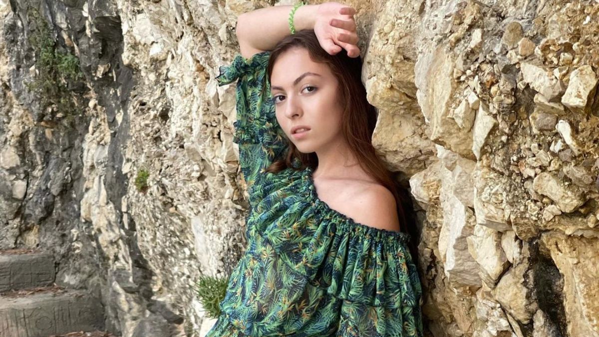 Донька Олі Полякової на камеру поцілувалася з хлопцем: відео Донька Олі Полякової на камеру поцілувалася з хлопцем: відео