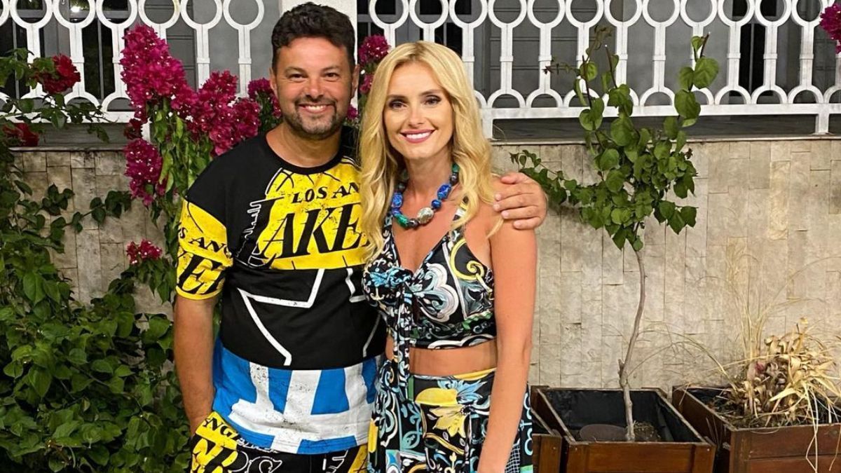 Ирина Федишин прогулялась с мужем: яркие фото из Болгарии Ирина Федишин прогулялась с мужем: яркие фото из Болгарии