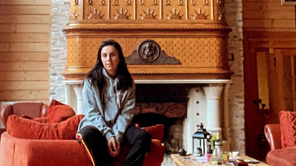 Джамала відпочиває в Карпатах у котеджі за тисячу євро: ефектні фото та відео - Новини шоу-бізнесу - Showbiz Джамала відпочиває в Карпатах у котеджі за тисячу євро: ефектні фото та відео - Новини шоу-бізнесу - Showbiz