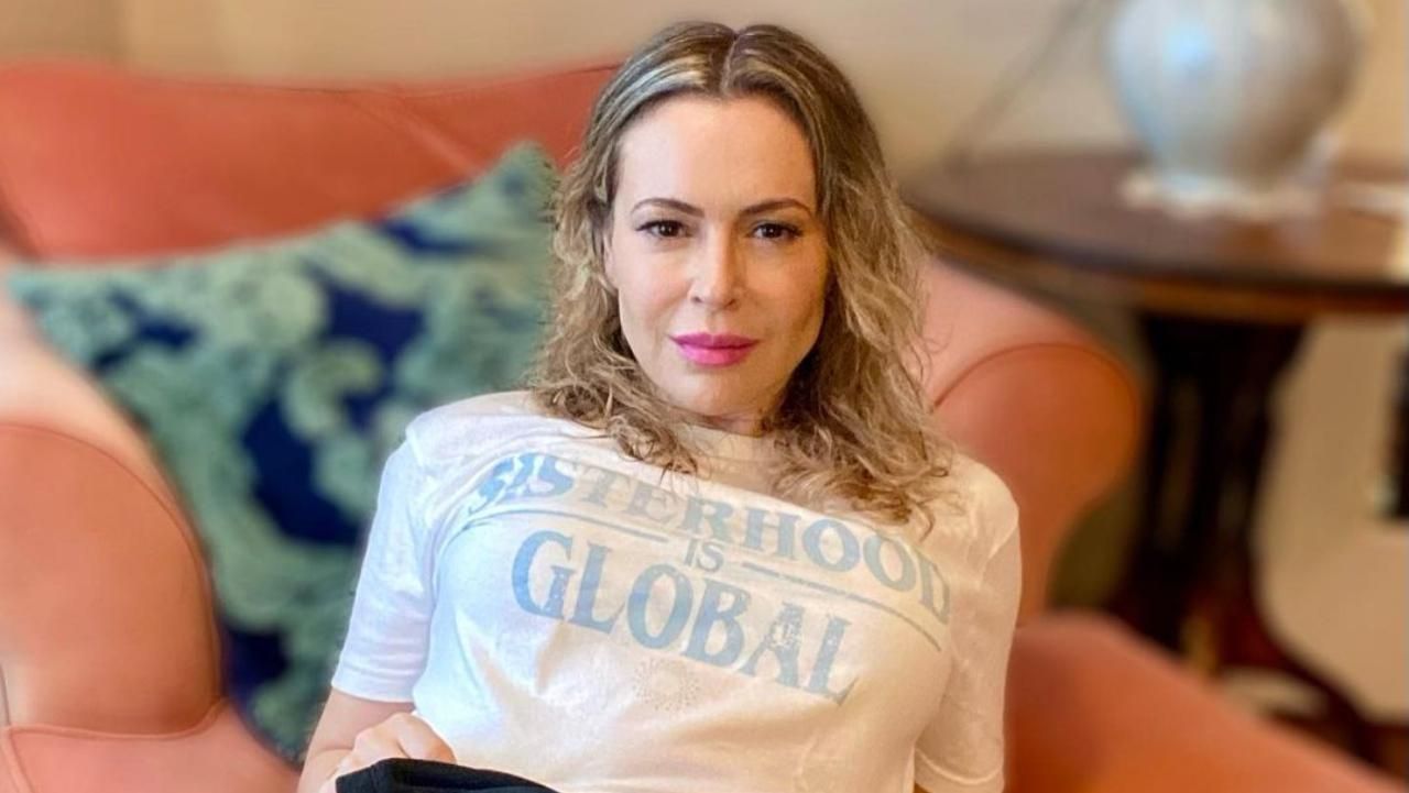 Аліса Мілано потрапила в аварію зі своїм дядьком: як акторка рятувала чоловіка - Showbiz Аліса Мілано потрапила в аварію зі своїм дядьком: як акторка рятувала чоловіка - Showbiz