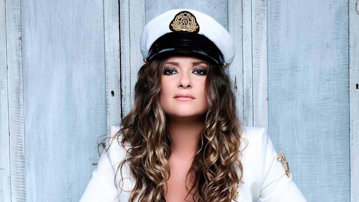 Наталья Могилевская показала, как едва не свалилась в воду во время концерта: эффектные видео Наталья Могилевская показала, как едва не свалилась в воду во время концерта: эффектные видео