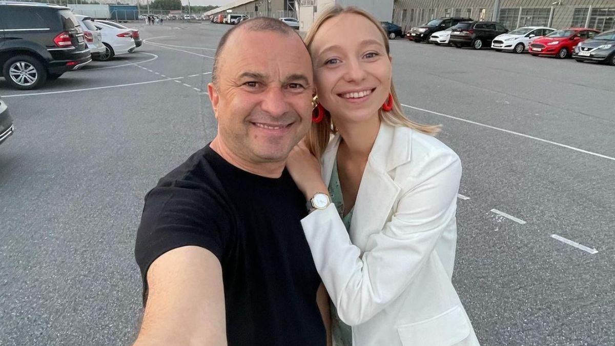 Подарила ему большой букет роз, – жена Виктора Павлика рассказала о знакомстве с ним Подарила ему большой букет роз, – жена Виктора Павлика рассказала о знакомстве с ним