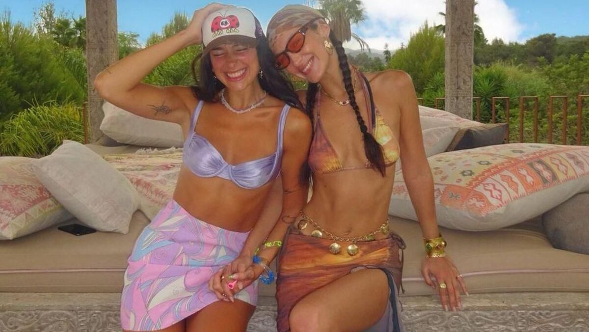 З братом Анваром та Дуа Ліпою: Белла Хадід показала, як влаштувала вечірку на Ібіці - Новини шоу-бізнесу - Showbiz З братом Анваром та Дуа Ліпою: Белла Хадід показала, як влаштувала вечірку на Ібіці - Новини шоу-бізнесу - Showbiz