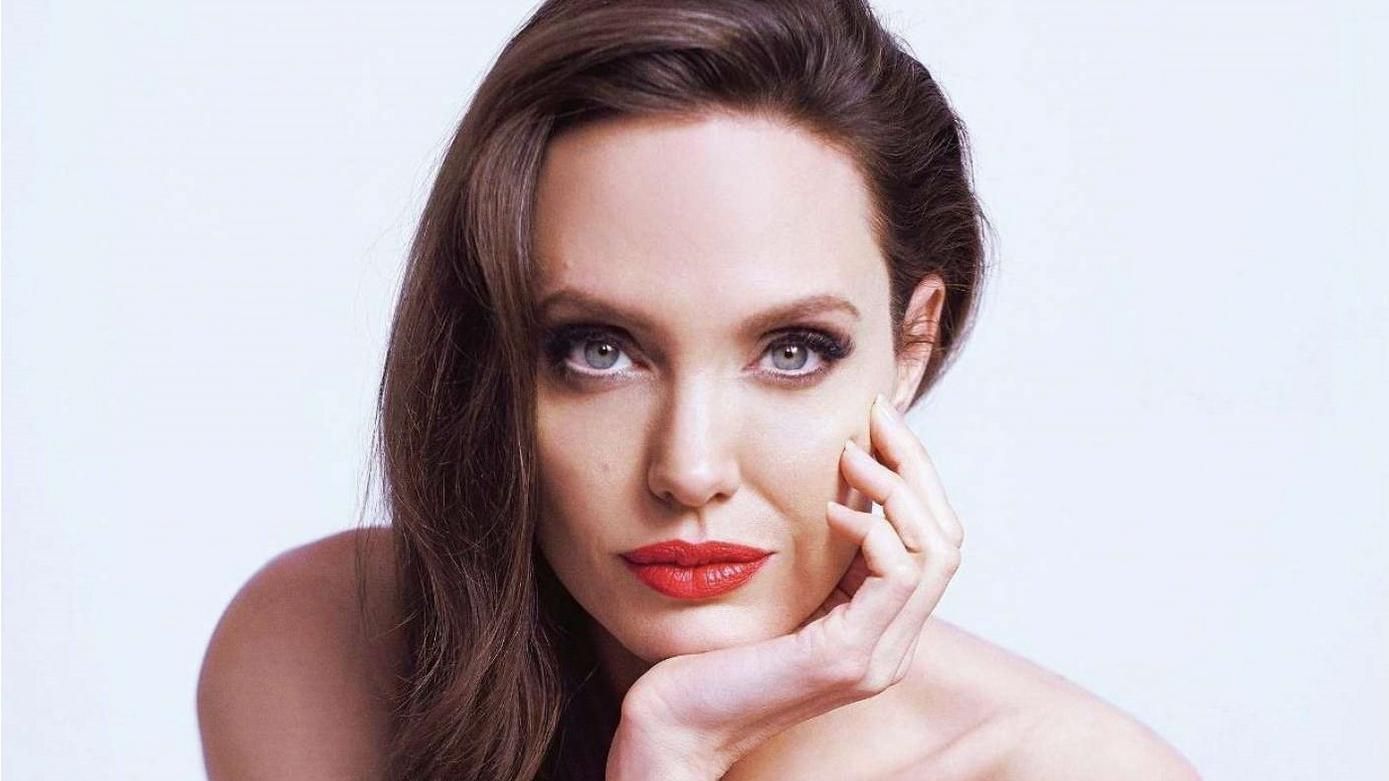 Анджелина Джоли зарегистрировалась в инстаграме: каким стал первый пост актрисы