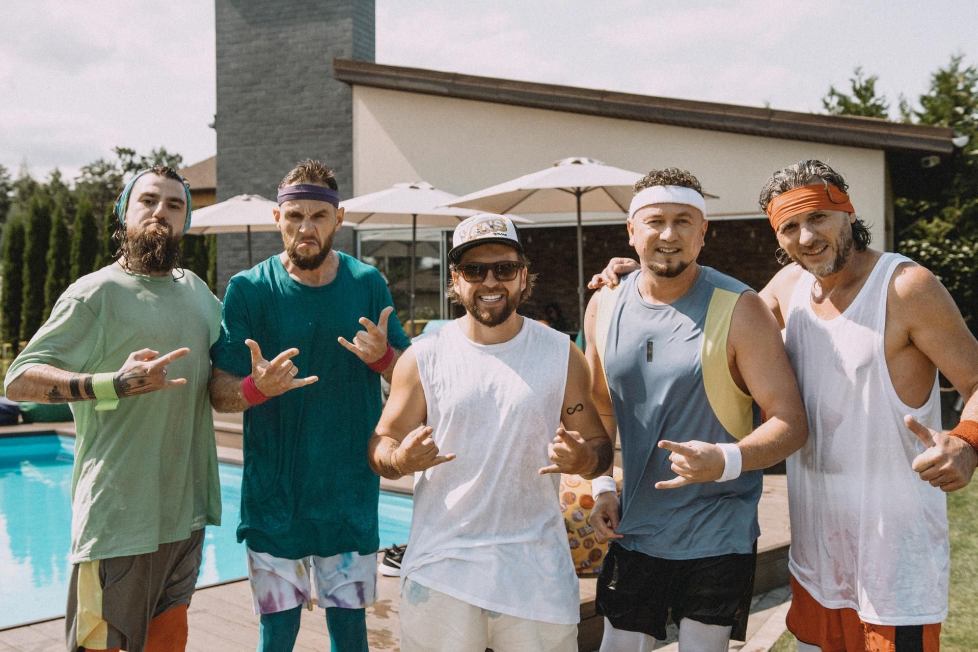 Группа БЕZ ОБМЕЖЕНЬ выпустила хит про лучшие моменты лета: яркое видео Группа БЕZ ОБМЕЖЕНЬ выпустила хит про лучшие моменты лета: яркое видео