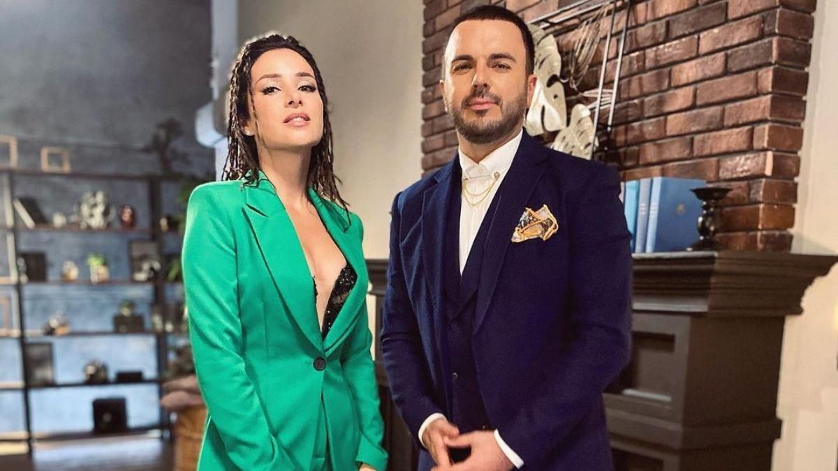 Зйомки "Холостячки" продовжуються: нове фото Злати Огнєвіч у смарагдовому костюмі - Новини шоу-бізнесу - Showbiz Зйомки "Холостячки" продовжуються: нове фото Злати Огнєвіч у смарагдовому костюмі - Новини шоу-бізнесу - Showbiz