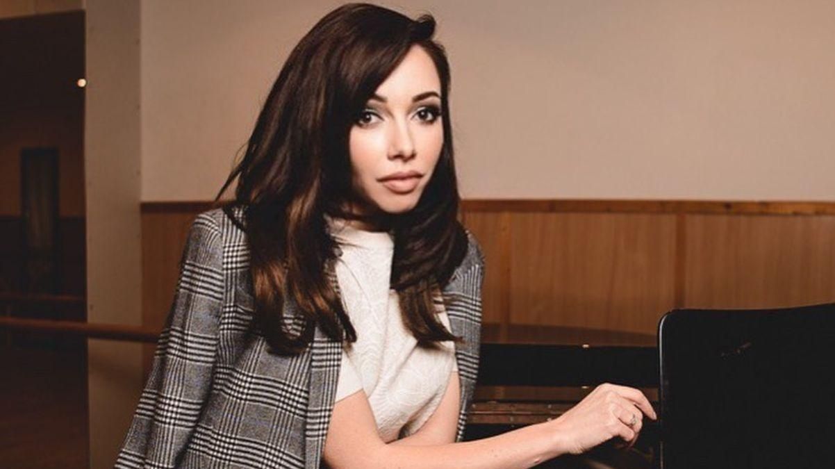 Катерина Кухар показала образ в осінньому костюмі: нове фото прими-балерини - Showbiz Катерина Кухар показала образ в осінньому костюмі: нове фото прими-балерини - Showbiz