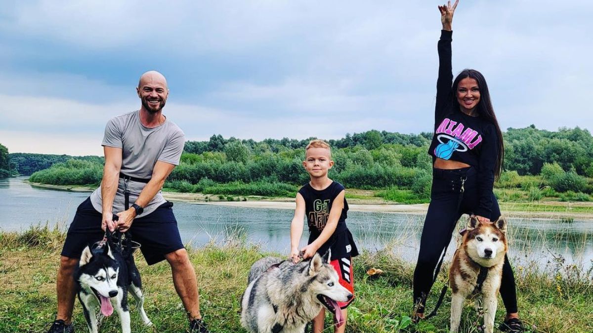 Влад Яма відпочиває з дружиною та сином: сімейне фото - Новини шоу-бізнесу - Showbiz Влад Яма відпочиває з дружиною та сином: сімейне фото - Новини шоу-бізнесу - Showbiz