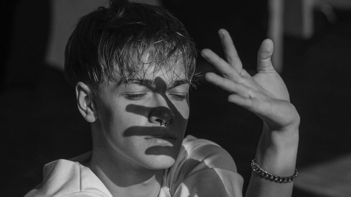 Танцівник Дорофєєвої, якого побили до коми, оголосив свою сексуальну орієнтацію - Showbiz Танцівник Дорофєєвої, якого побили до коми, оголосив свою сексуальну орієнтацію - Showbiz