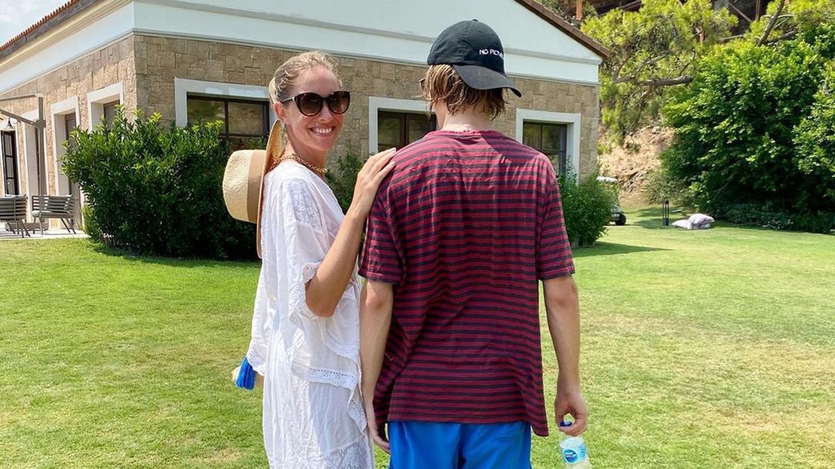 Син Осадчої від першого шлюбу вступив в університет у США: промовисте фото - Новини шоу-бізнесу - Showbiz Син Осадчої від першого шлюбу вступив в університет у США: промовисте фото - Новини шоу-бізнесу - Showbiz