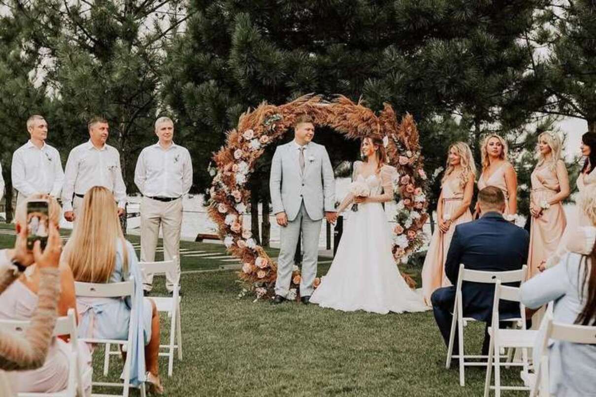 "Настя из Уханя" и председатель ГМС Максим Соколюк сыграли свадьбу: фото с роскошной церемонии "Настя из Уханя" и председатель ГМС Максим Соколюк сыграли свадьбу: фото с роскошной церемонии