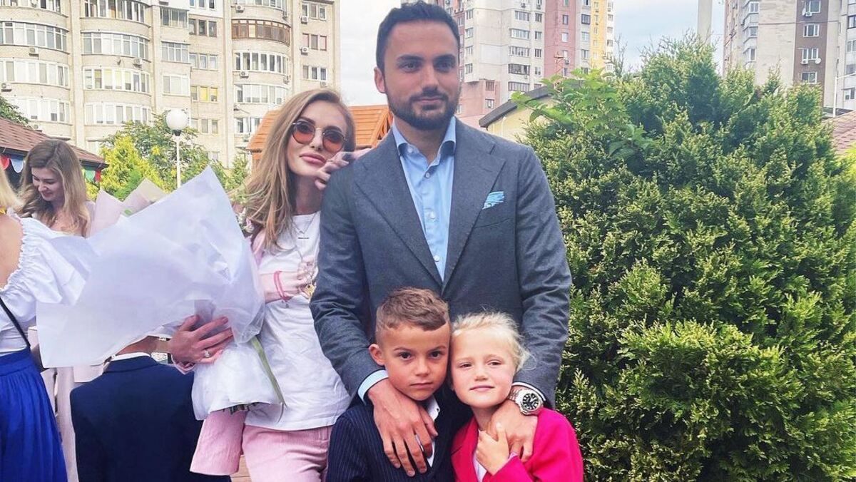 Слава Каминская вместе с экс-мужем впервые повела сына в школу: яркие фото