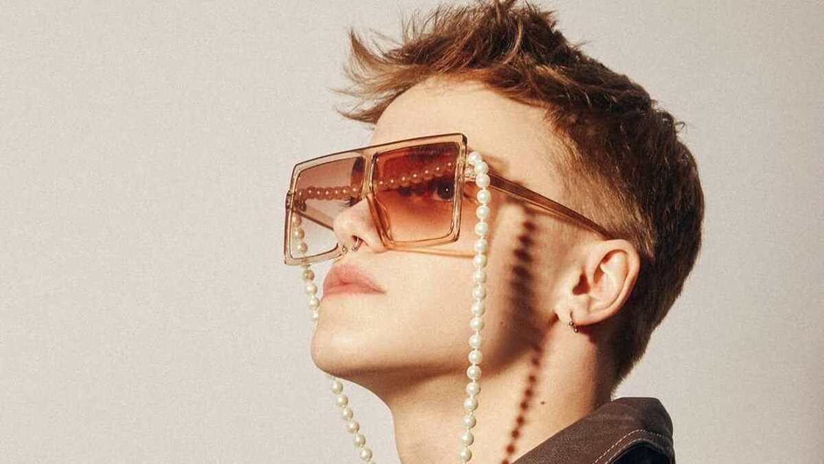 Танцор балета Нади Дорофеевой впервые после избиения вышел на подиум Танцор балета Нади Дорофеевой впервые после избиения вышел на подиум