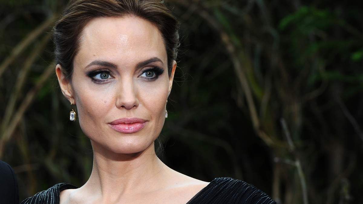 Анджелина Джоли заявила, что боялась за безопасность детей во время брака с Брэдом Питтом