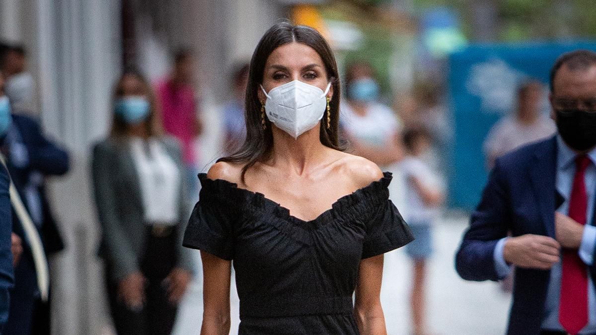 Іспанська королева Летиція відвідала церемонію у бюджетній сукні: фото нового виходу - Showbiz Іспанська королева Летиція відвідала церемонію у бюджетній сукні: фото нового виходу - Showbiz