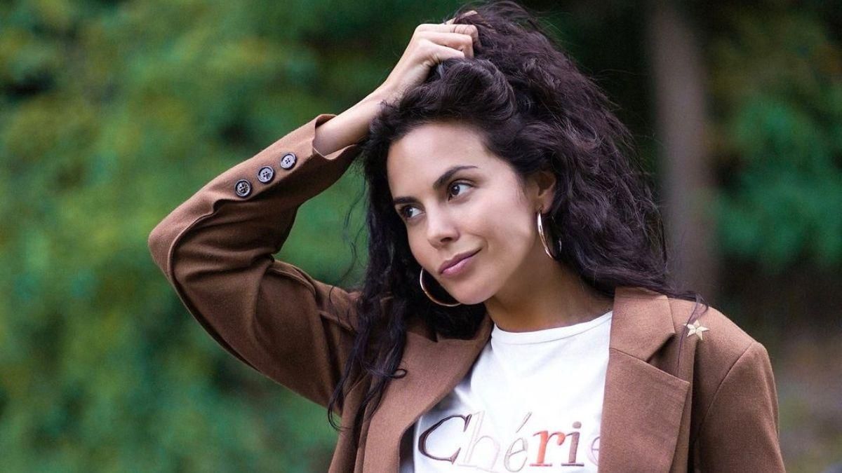 Настя Каменских показала повседневный образ: фото в шортах и пиджаке Настя Каменских показала повседневный образ: фото в шортах и пиджаке