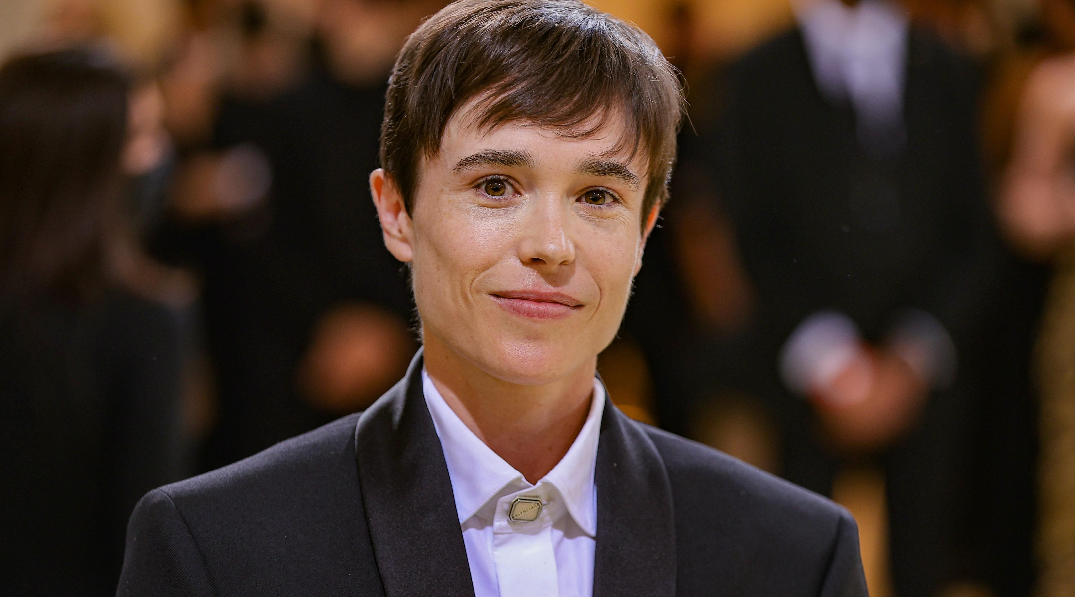 Met Gala 2021: трансгендер Елліот Пейдж вперше з'явився на публіці після камінг-ауту - Новини шоу-бізнесу - Showbiz Met Gala 2021: трансгендер Елліот Пейдж вперше з'явився на публіці після камінг-ауту - Новини шоу-бізнесу - Showbiz