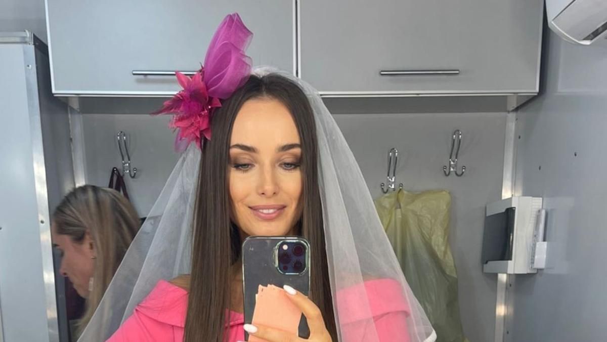 Ксения Мишина озадачила образом невесты: неожиданные фото в фате